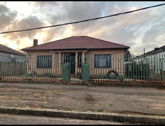 14 BEDROOM HOUSE FOR SALE IN GERMISTON CENTRAL